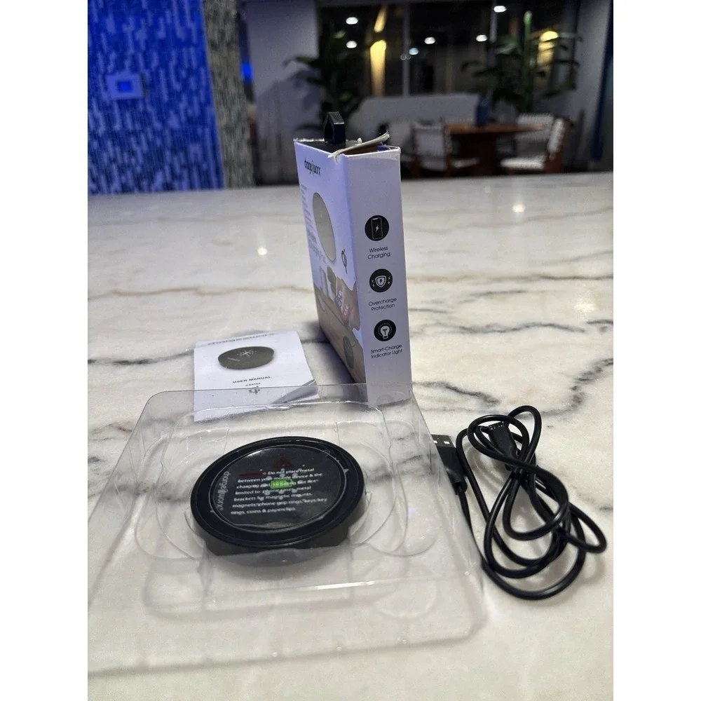 Brand New ChargeWorx CX5104 Wireless Charging Pad Slightly Damaged Box Black
